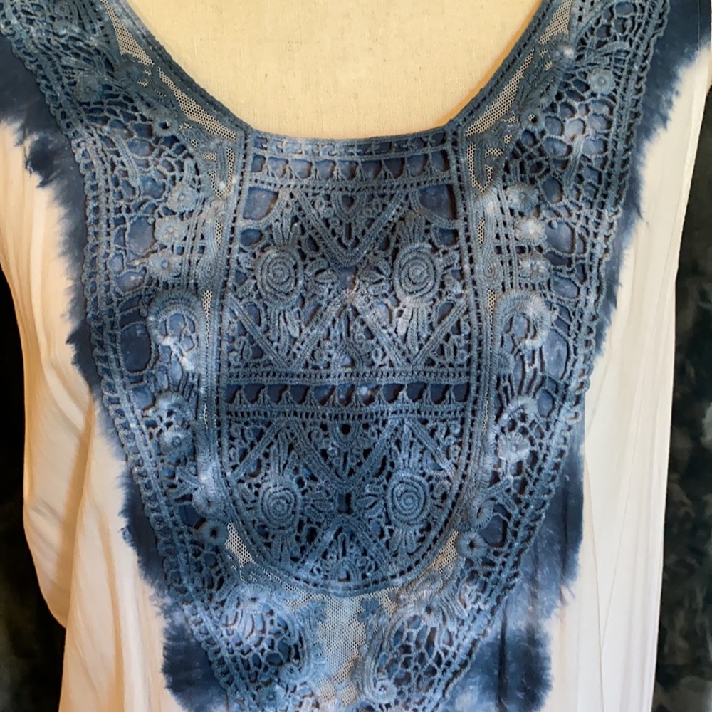 Tank top - Picture 3 of 9